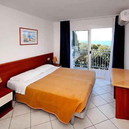 Splendid Resort.3 * Pula